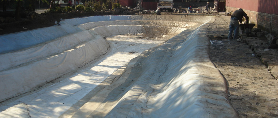 Lago Artificial Recubierto con GMB de PVC