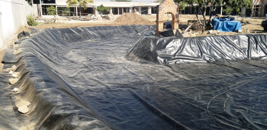 Lago Artificial Recubierto con Geomembrana HDPE