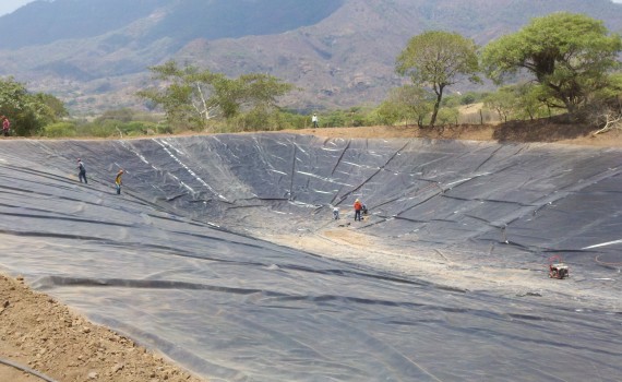 Ollas de Agua Recubierta con GMB HDPE